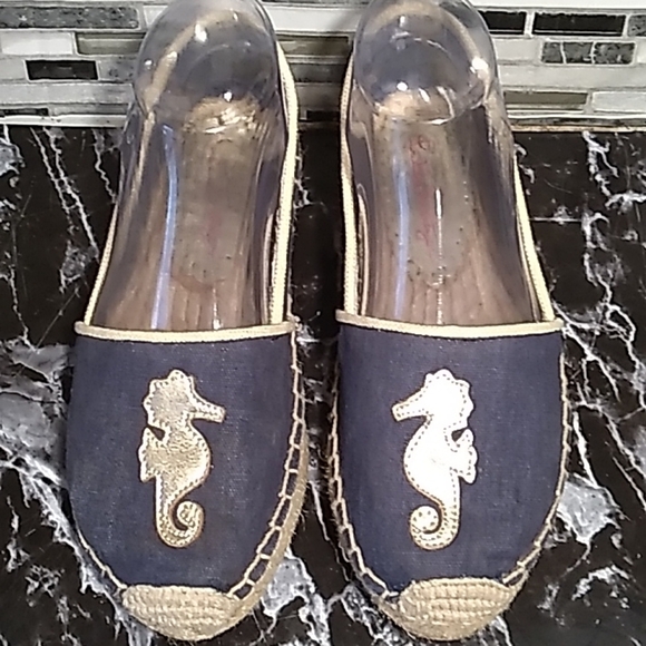 Lilly Pulitzer Shoes - Lilly Pulitzer 6 espadrille canvas beachcomber nautical sea horse SIRENS